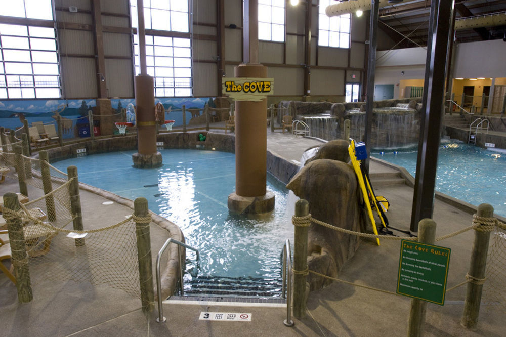 Hope Lake Lodge & Indoor Waterpark Cortland Exterior foto
